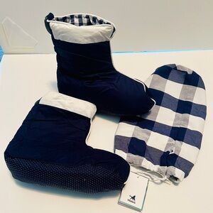 Hastens Navy Down Boots, NWT, size Medium and Large - Unisex